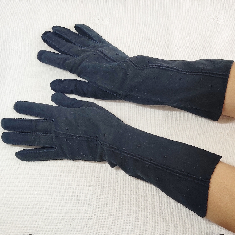 Designer Black Gloves Suede Leather, Detailed Design Stitch New Condition Vintag